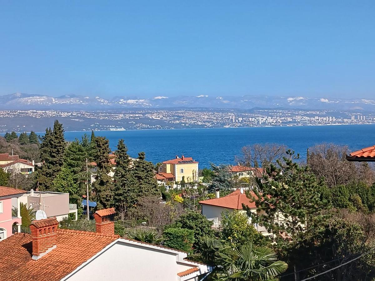 Apartment Lady Daniela Mit Meerblick In Lovran Εξωτερικό φωτογραφία
