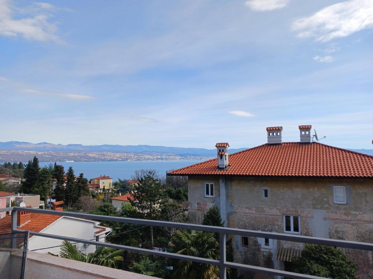 Apartment Lady Daniela Mit Meerblick In Lovran Εξωτερικό φωτογραφία