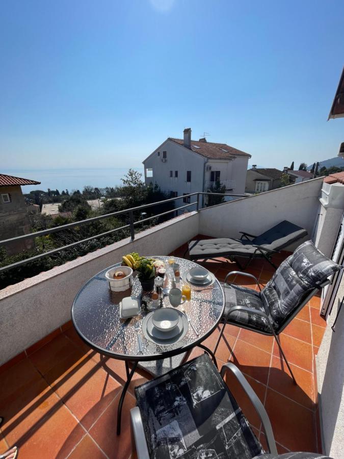 Apartment Lady Daniela Mit Meerblick In Lovran Εξωτερικό φωτογραφία