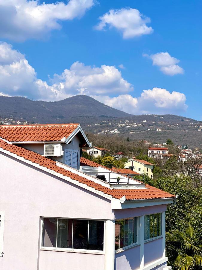 Apartment Lady Daniela Mit Meerblick In Lovran Εξωτερικό φωτογραφία
