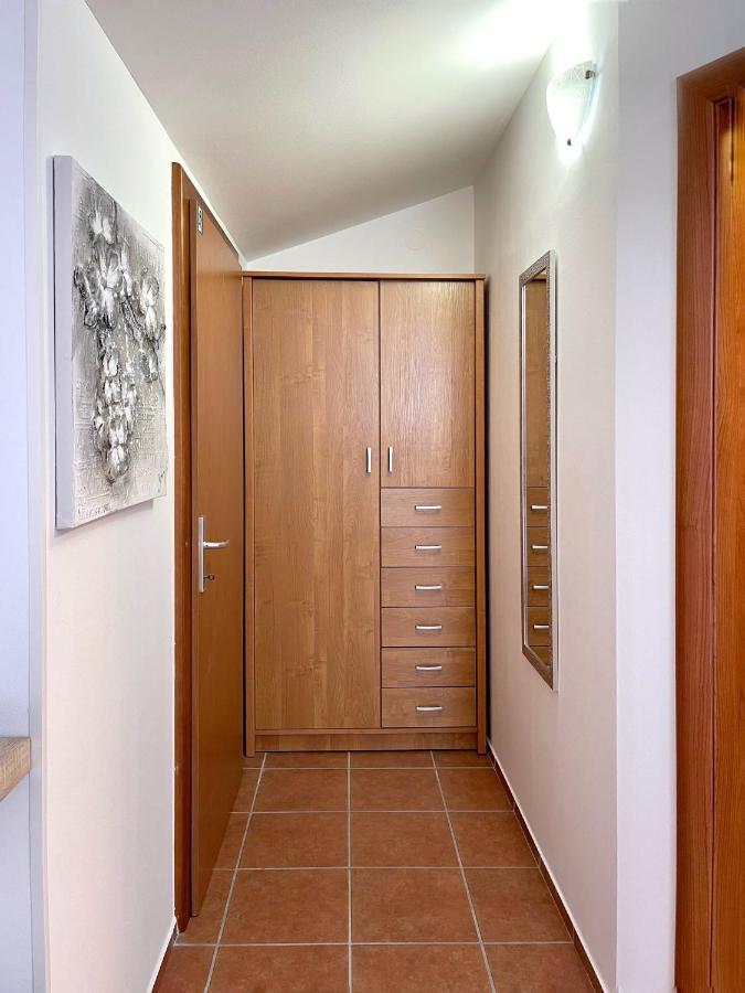 Apartment Lady Daniela Mit Meerblick In Lovran Εξωτερικό φωτογραφία