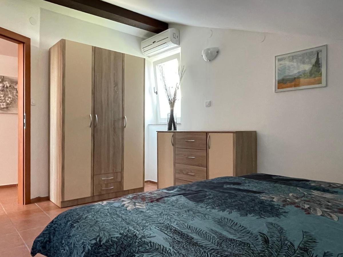 Apartment Lady Daniela Mit Meerblick In Lovran Εξωτερικό φωτογραφία
