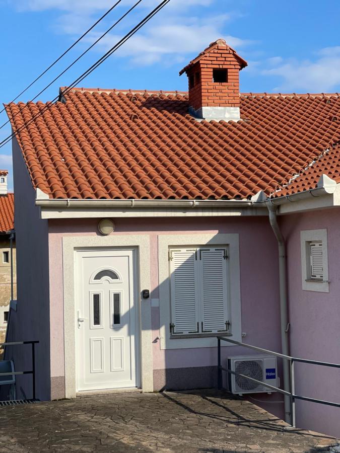 Apartment Lady Daniela Mit Meerblick In Lovran Εξωτερικό φωτογραφία