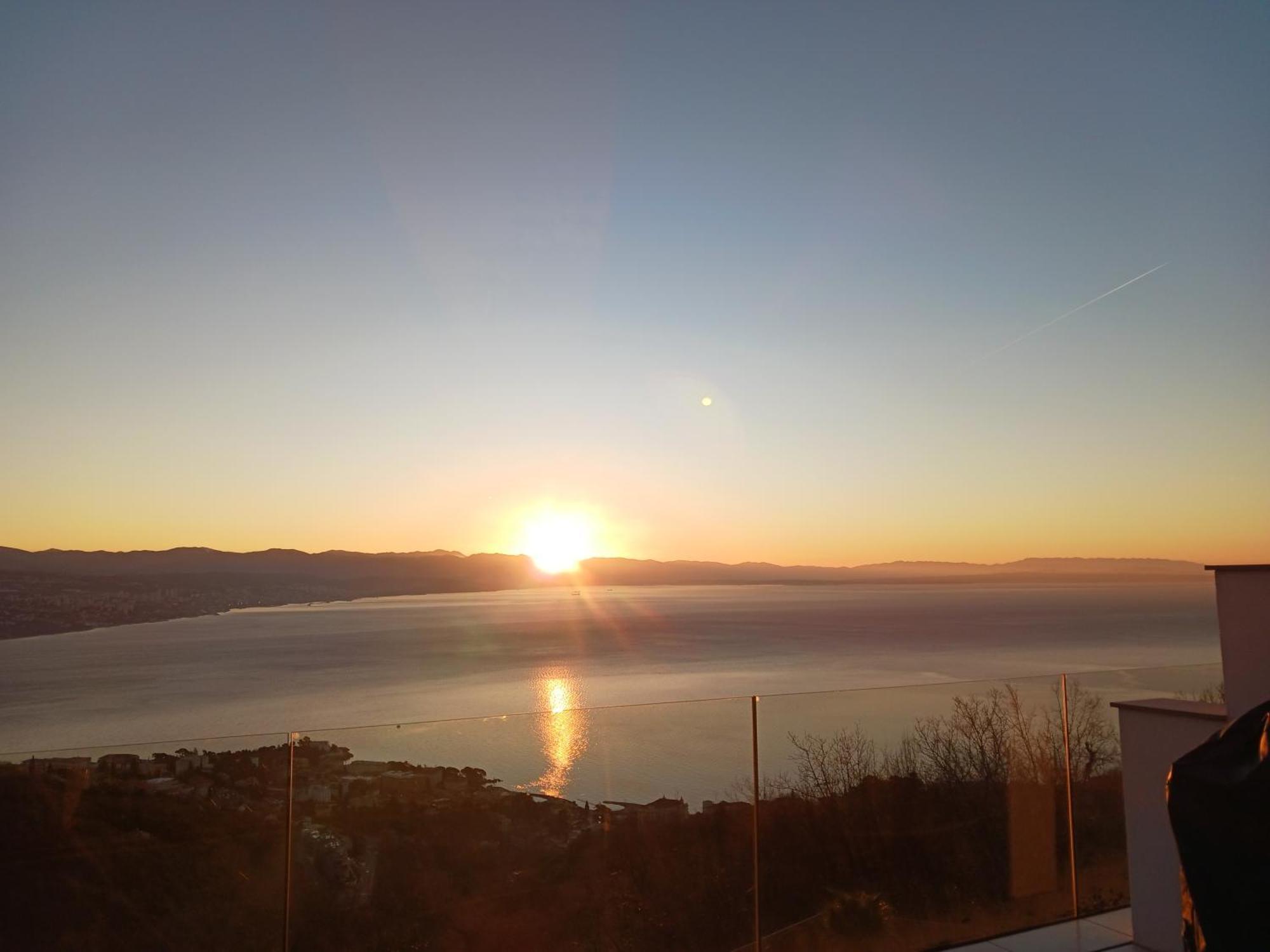 Apartment Lady Daniela Mit Meerblick In Lovran Εξωτερικό φωτογραφία