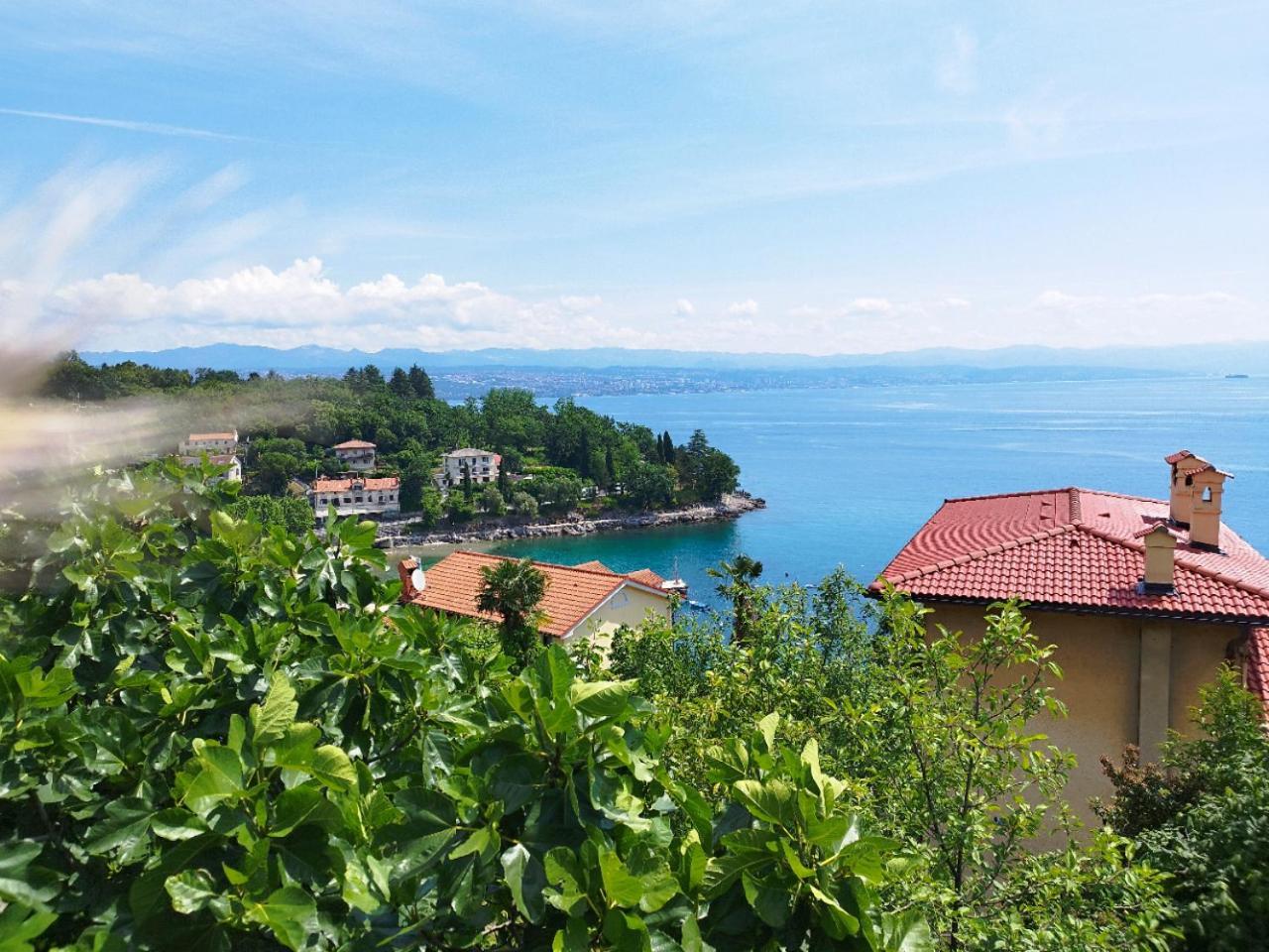 Apartment Lady Daniela Mit Meerblick In Lovran Εξωτερικό φωτογραφία